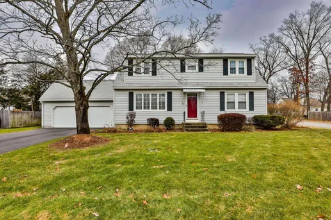 43 Marie Avenue Nashua NH 03063