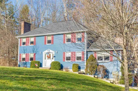 19 Berkeley Street Pelham NH 03076