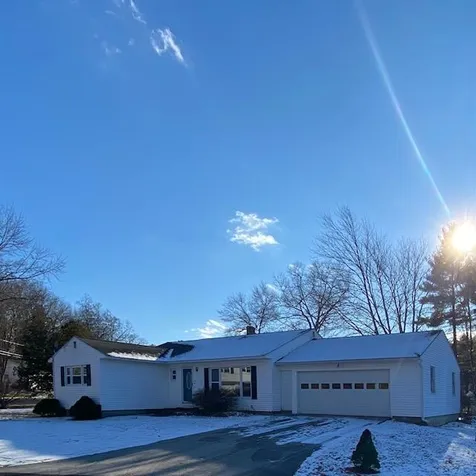 17 Raleigh Drive Nashua NH 03062