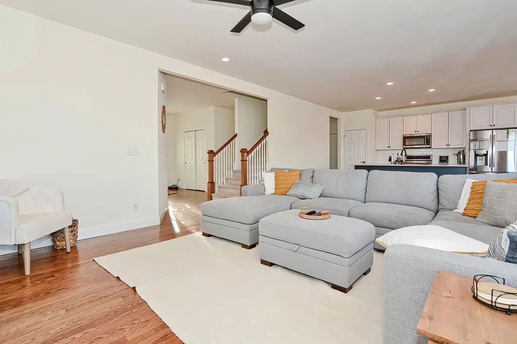 2 Sophie Circle Hooksett NH 03106