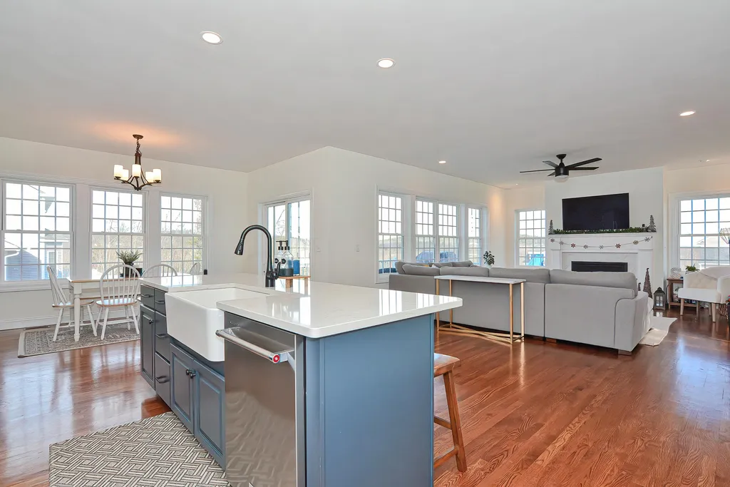 2 Sophie Circle Hooksett NH 03106