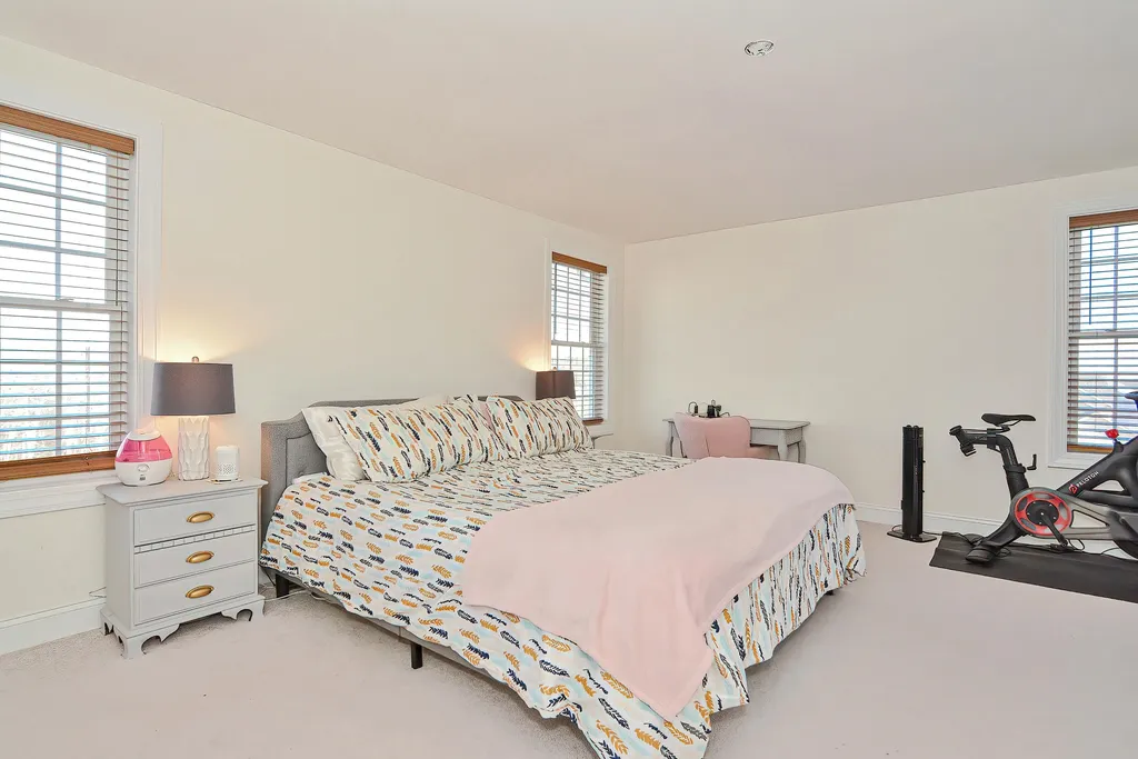 2 Sophie Circle Hooksett NH 03106