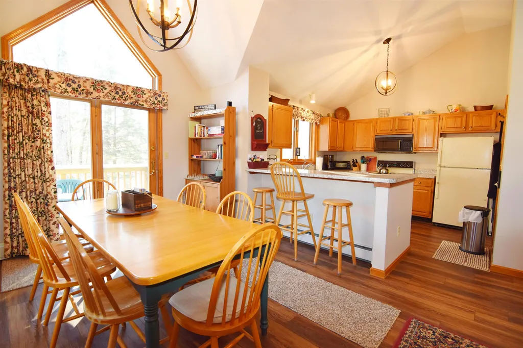 17 Pinehills Lane Lincoln NH 03251