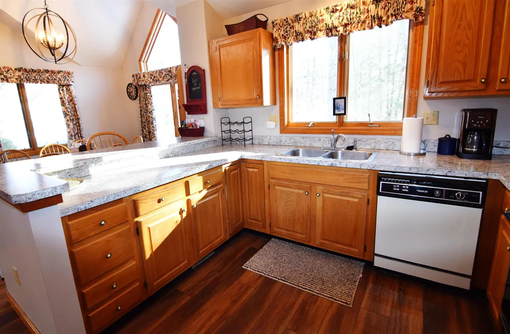 17 Pinehills Lane Lincoln NH 03251