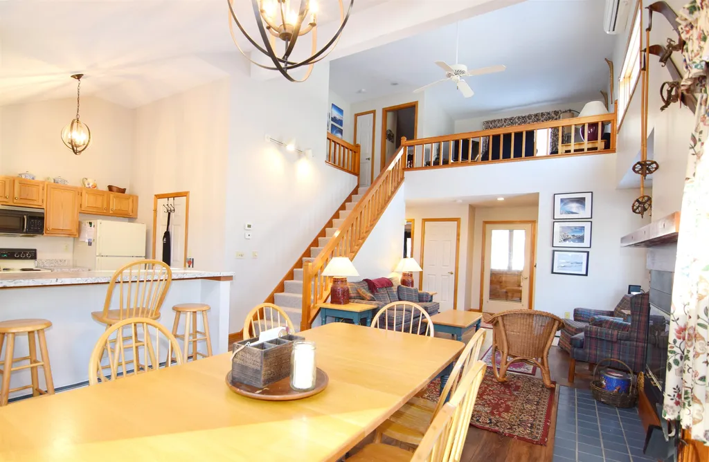 17 Pinehills Lane Lincoln NH 03251