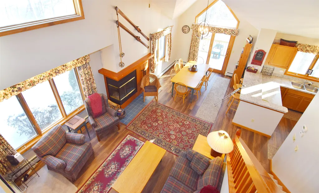 17 Pinehills Lane Lincoln NH 03251