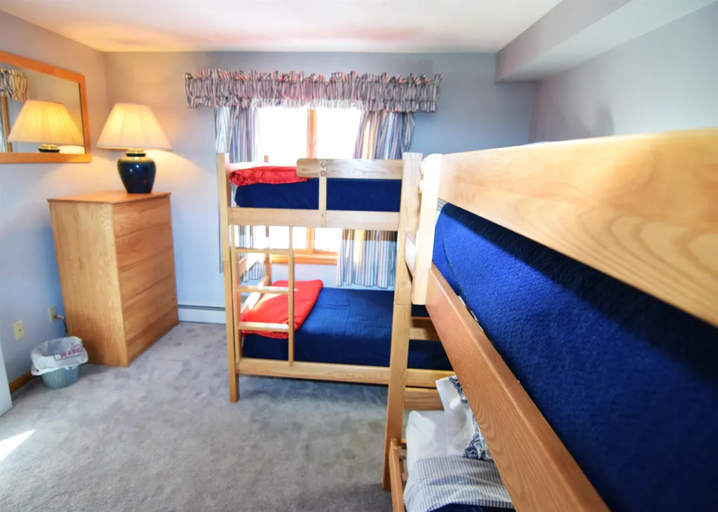 17 Pinehills Lane Lincoln NH 03251