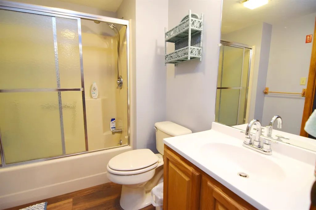 17 Pinehills Lane Lincoln NH 03251