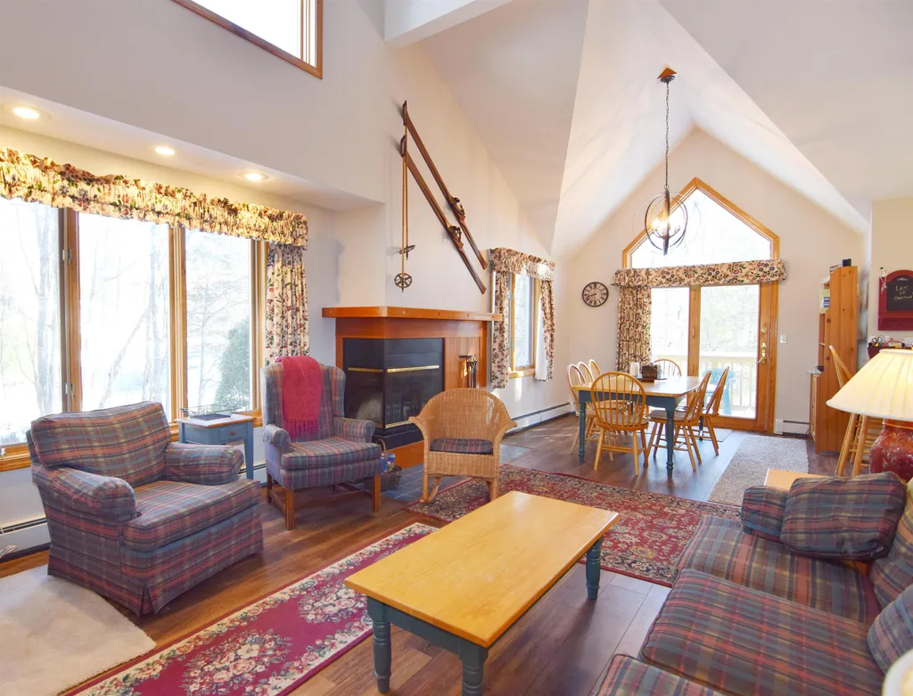 17 Pinehills Lane Lincoln NH 03251