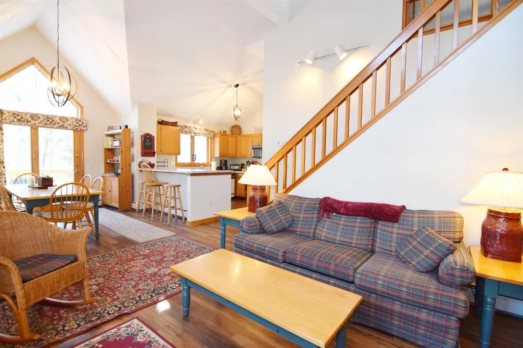 17 Pinehills Lane Lincoln NH 03251