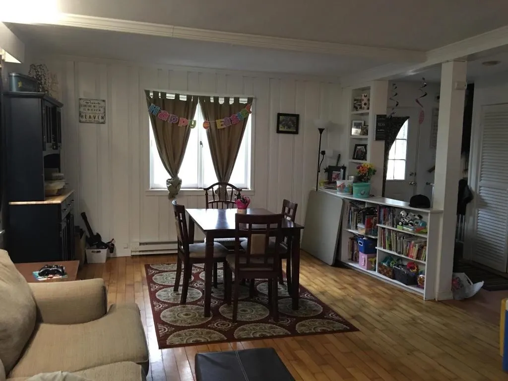 208-210 Magic Circle Londonderry VT 05148