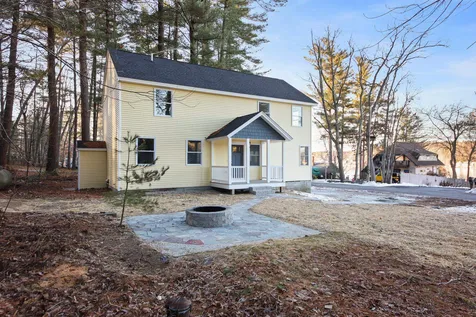 29 Beaver Lake Avenue Derry NH 03038
