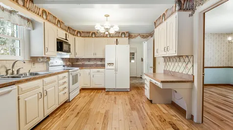 195 Pine Hill Road New London NH 03257