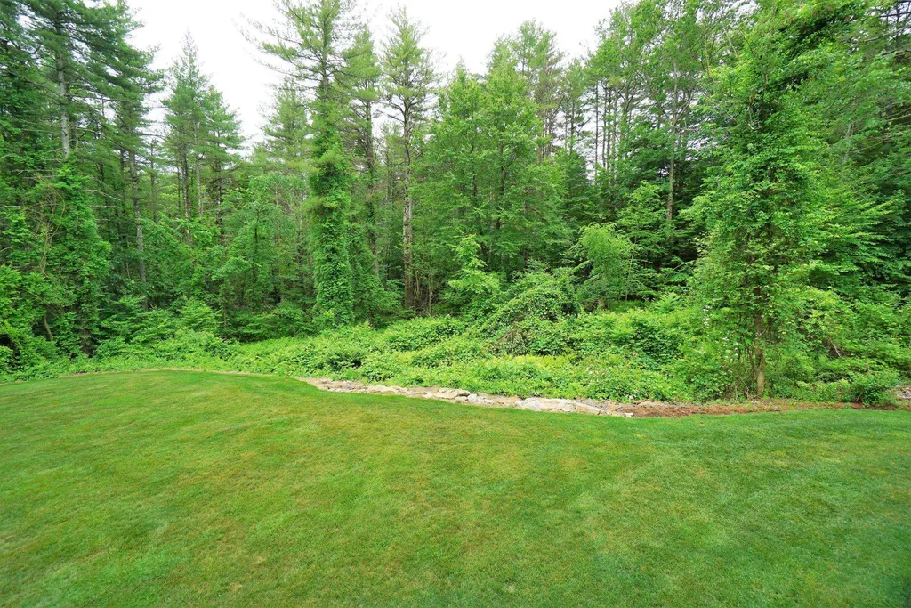 27 Putney Road Dunbarton NH 03046
