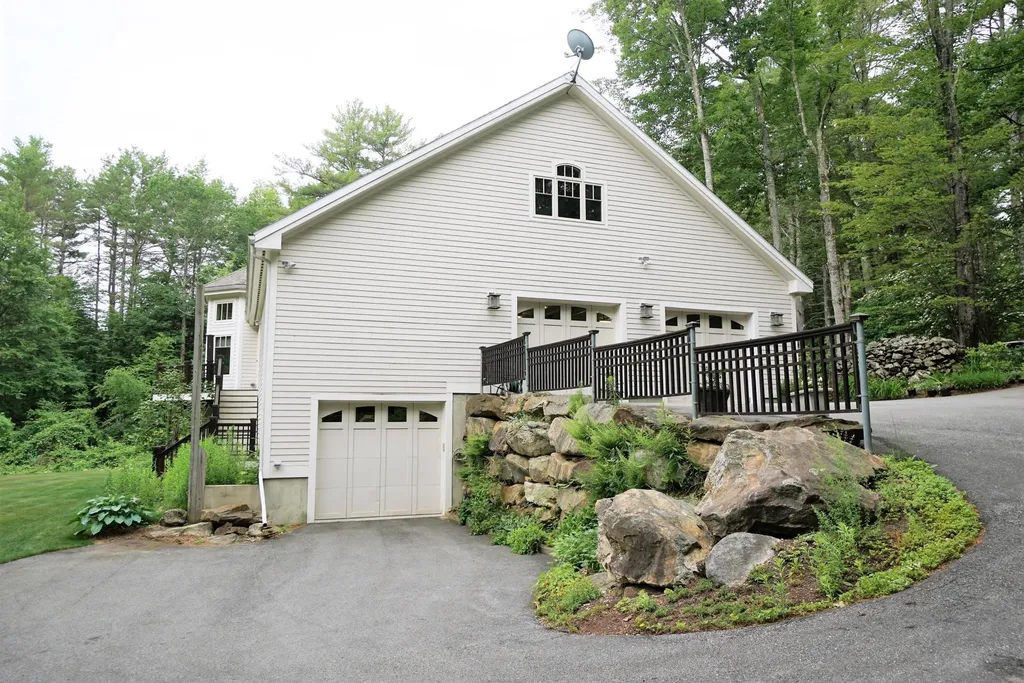 27 Putney Road Dunbarton NH 03046