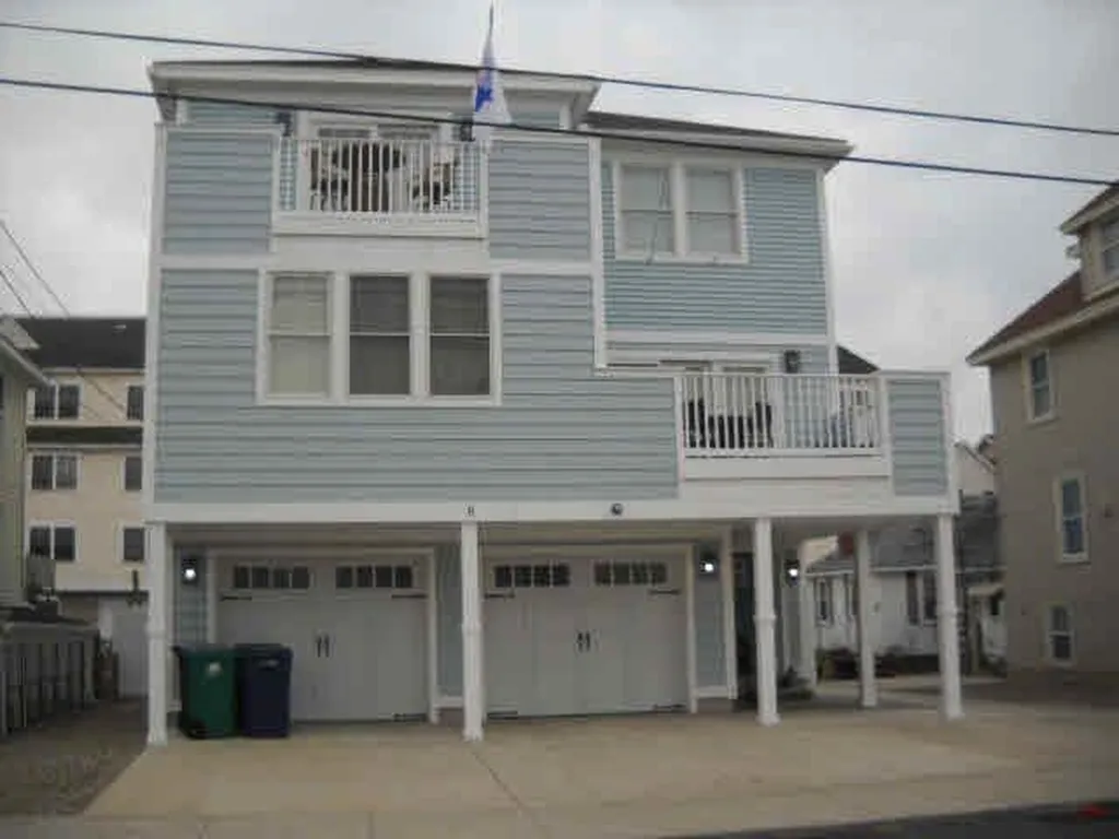 8 L Street Hampton NH 03842