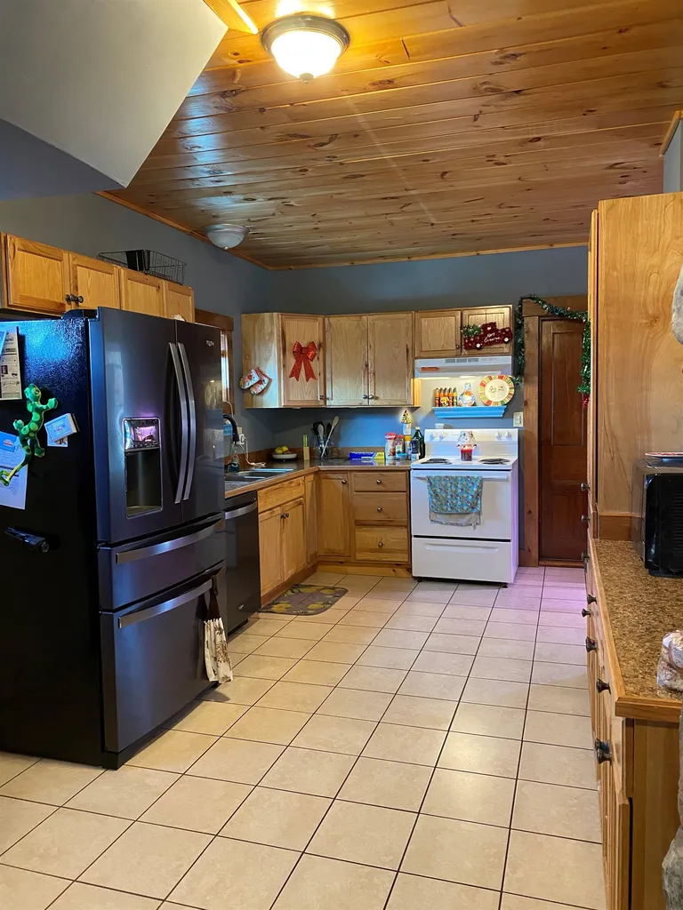 8 Ayles Court Franklin NH 03235