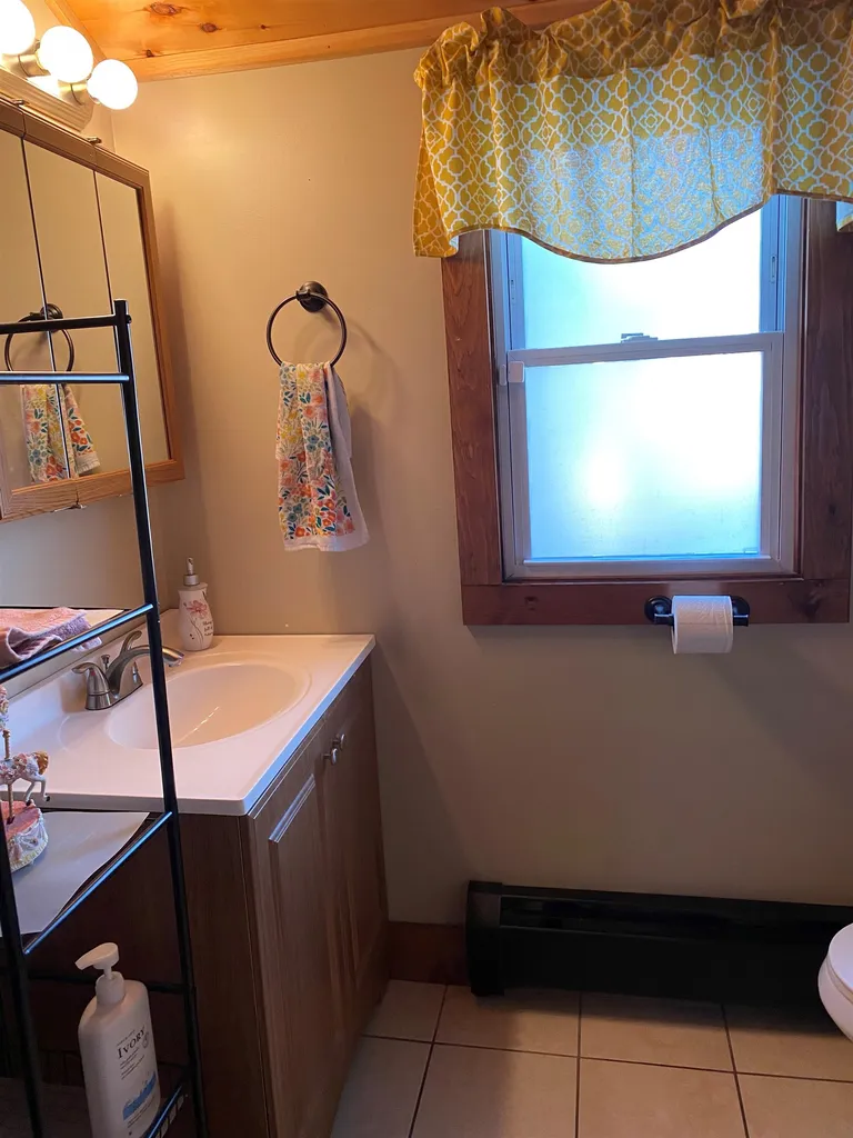 8 Ayles Court Franklin NH 03235