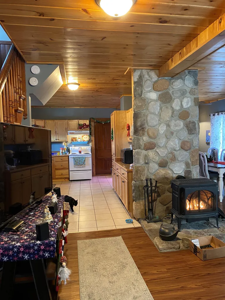 8 Ayles Court Franklin NH 03235
