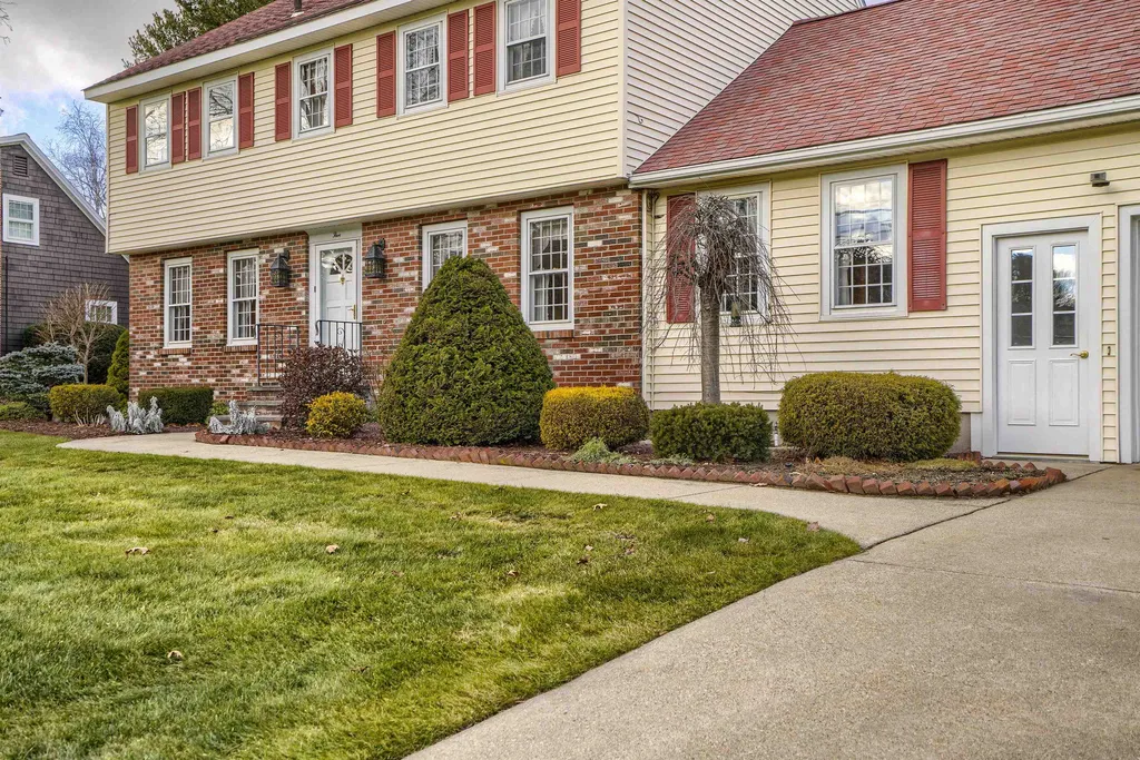 5 Deerhaven Drive Nashua NH 03064