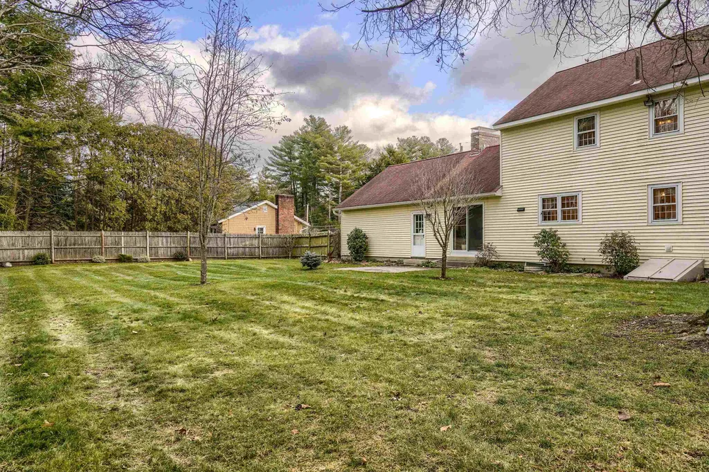 5 Deerhaven Drive Nashua NH 03064