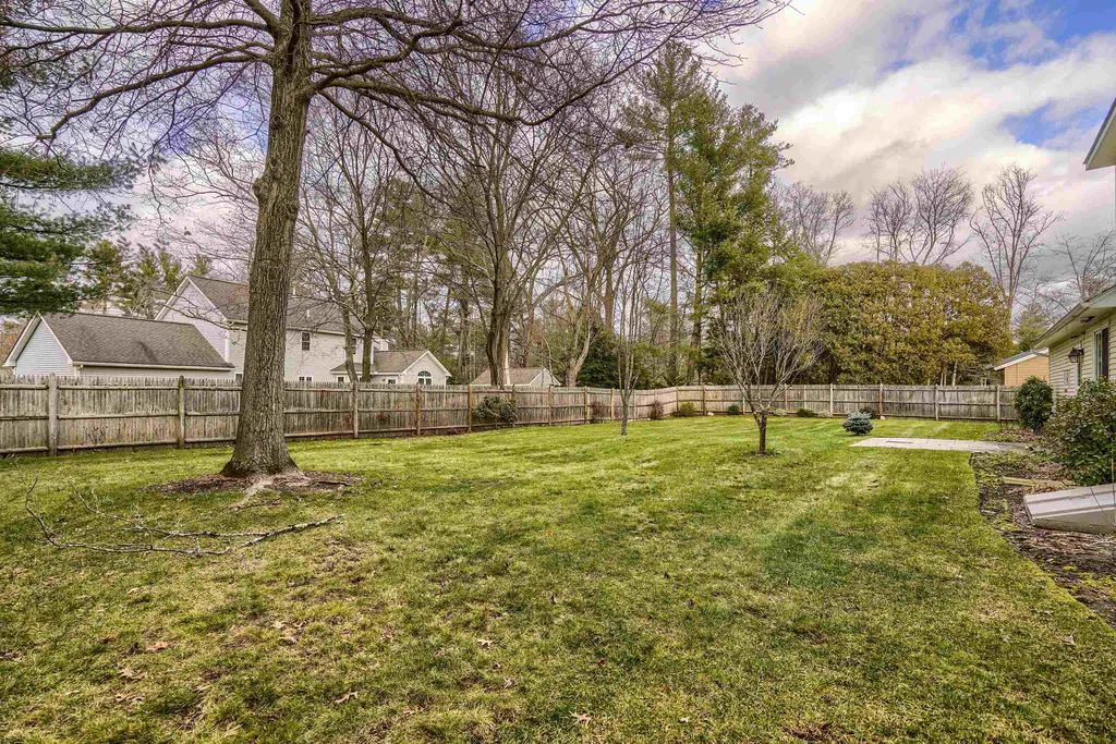 5 Deerhaven Drive Nashua NH 03064