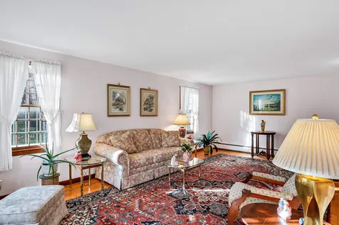 5 Deerhaven Drive Nashua NH 03064