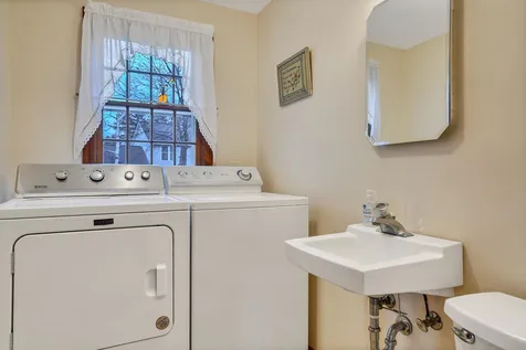 5 Deerhaven Drive Nashua NH 03064