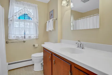 5 Deerhaven Drive Nashua NH 03064