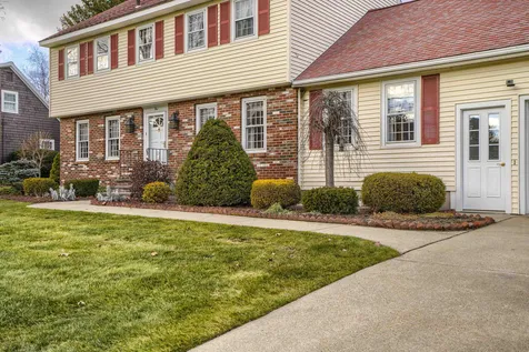 5 Deerhaven Drive Nashua NH 03064