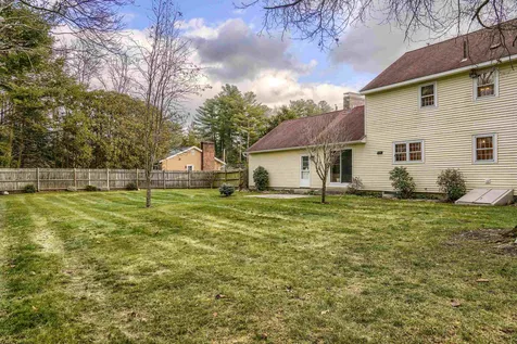 5 Deerhaven Drive Nashua NH 03064