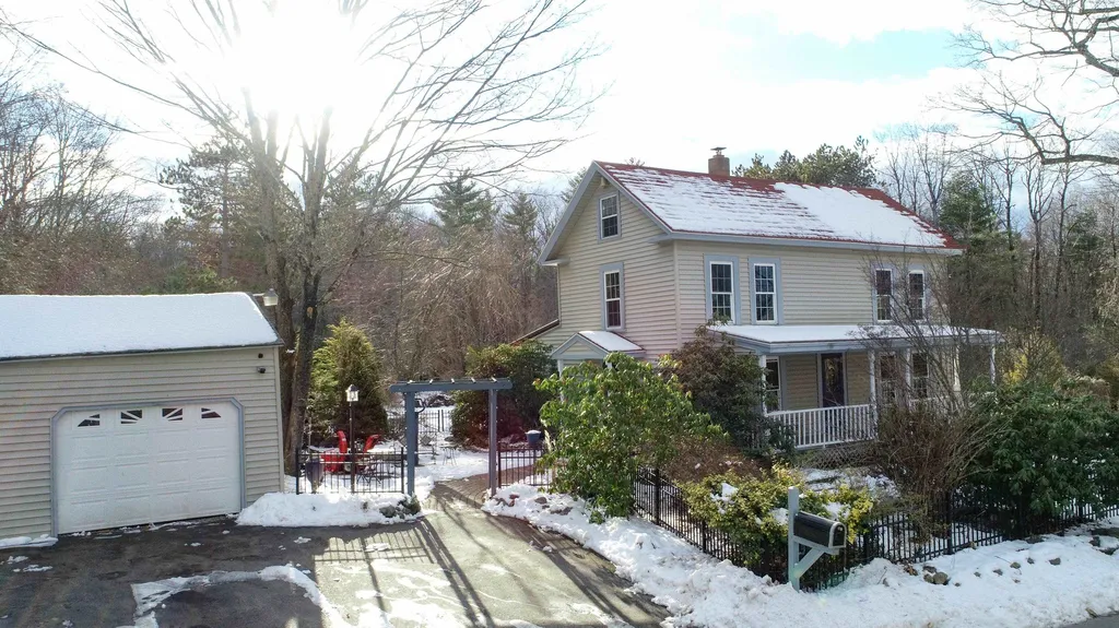 429 Critchett Road Candia NH 03034