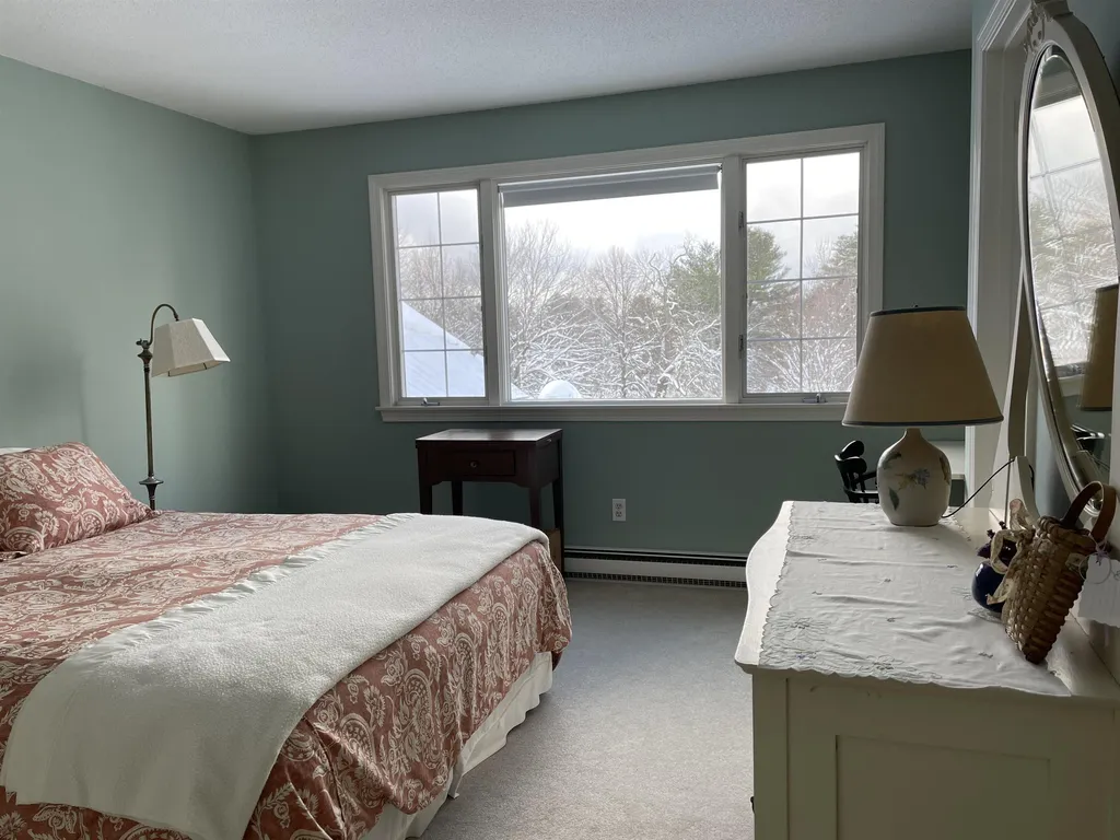 53 Hilltop Place New London NH 03257