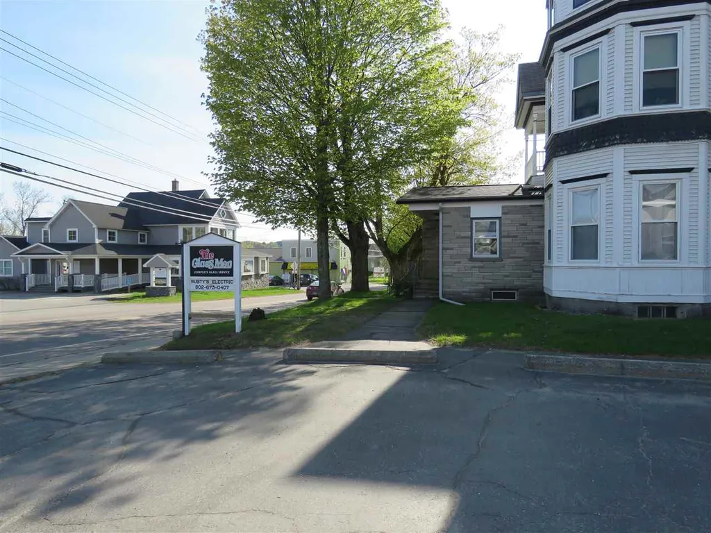 15 Taylor Street Newport City VT 05855