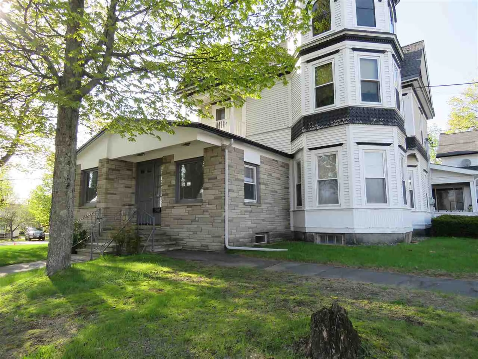 15 Taylor Street Newport City VT 05855