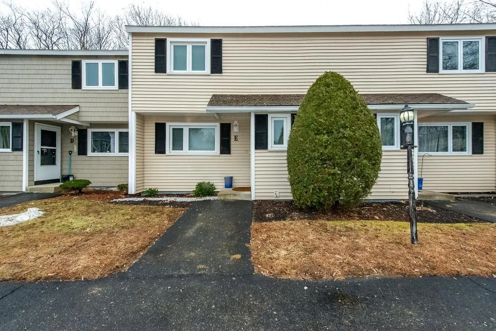 8 Cedarbrook Avenue Rochester NH 03867