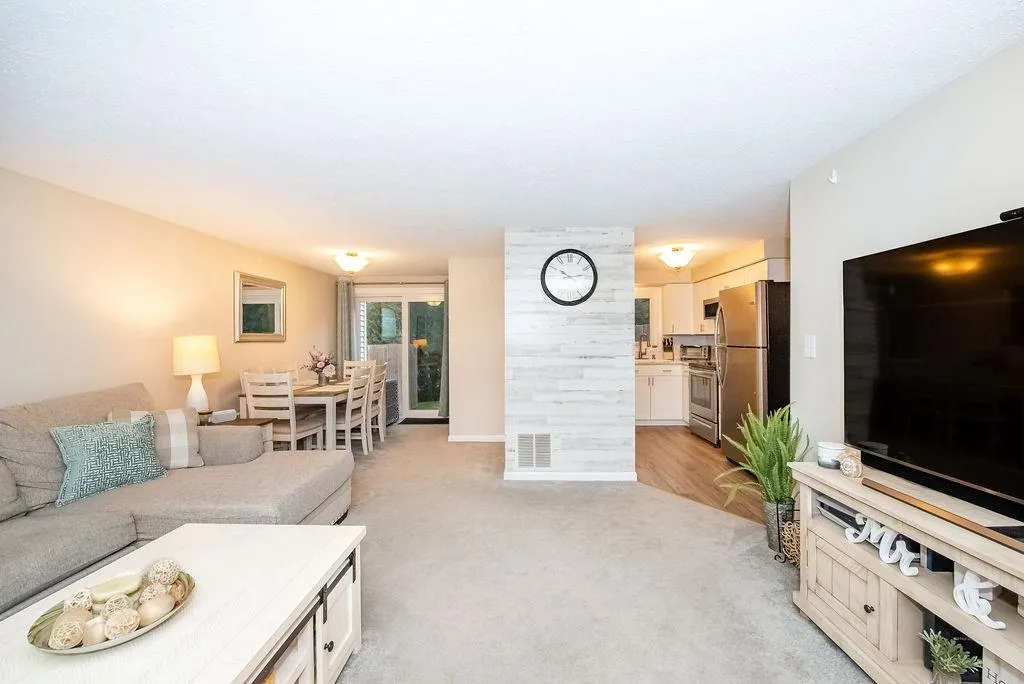 8 Cedarbrook Avenue Rochester NH 03867