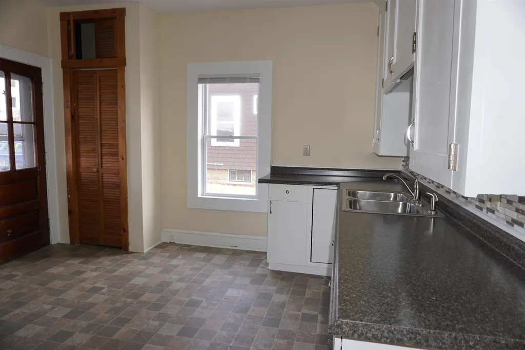 6 Adams Street Burlington VT 05401