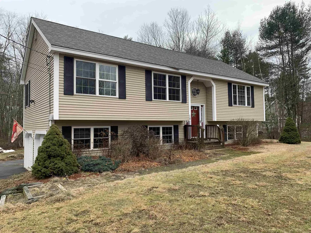 15 Woodhaven Drive Barrington NH 03825