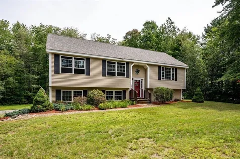 15 Woodhaven Drive Barrington NH 03825