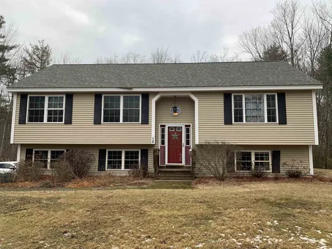 15 Woodhaven Drive Barrington NH 03825