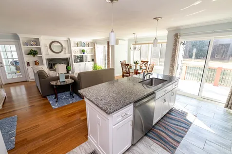 6 Cardinal Court Merrimack NH 03054