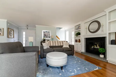 6 Cardinal Court Merrimack NH 03054