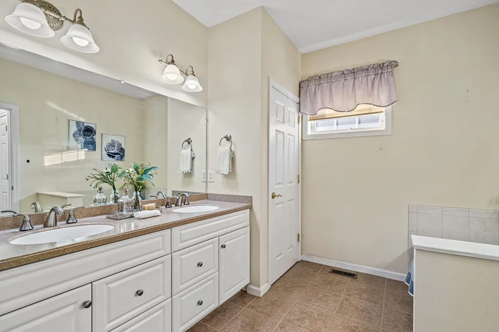 7 Misty Meadow Road Windham NH 03087