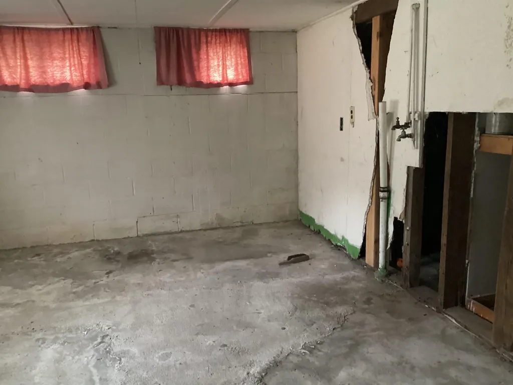 202 Branch Road Roxbury NH 03431