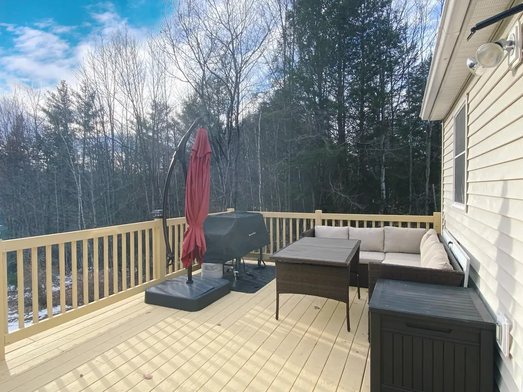 49 Washington Circle Hillsborough NH 03244