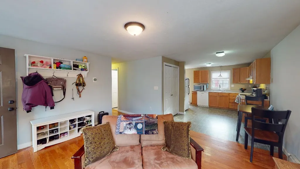 49 Washington Circle Hillsborough NH 03244