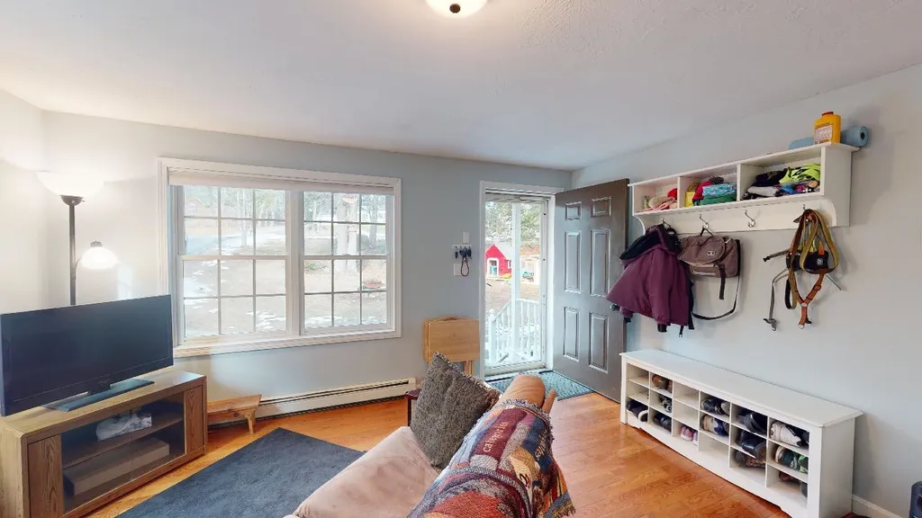 49 Washington Circle Hillsborough NH 03244