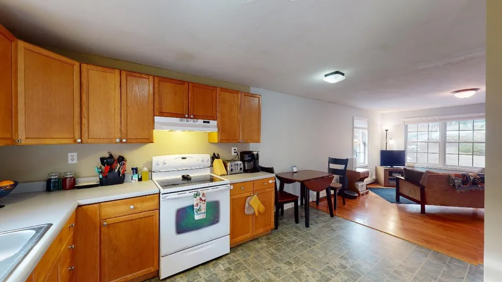 49 Washington Circle Hillsborough NH 03244