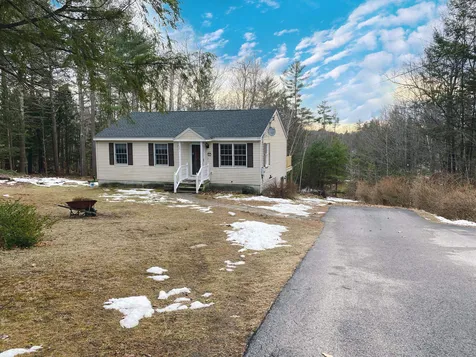49 Washington Circle Hillsborough NH 03244